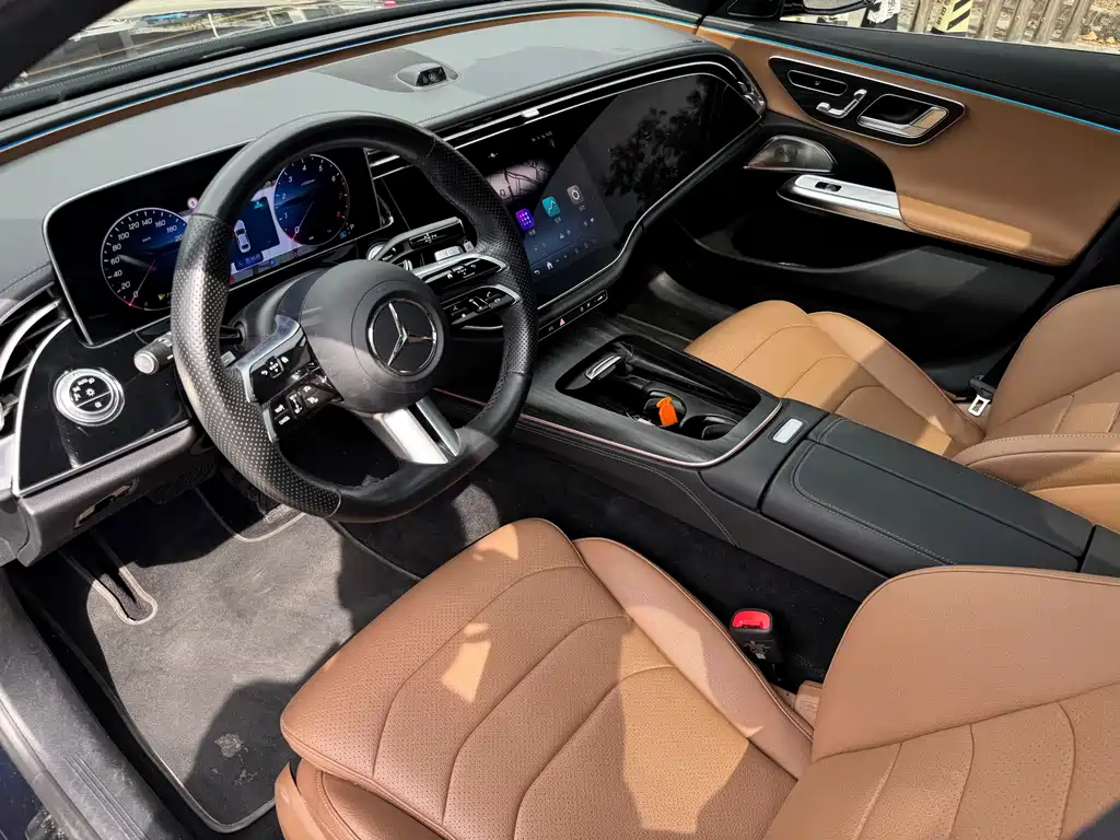 Mercedes-Benz E-Class — миниатюра 3