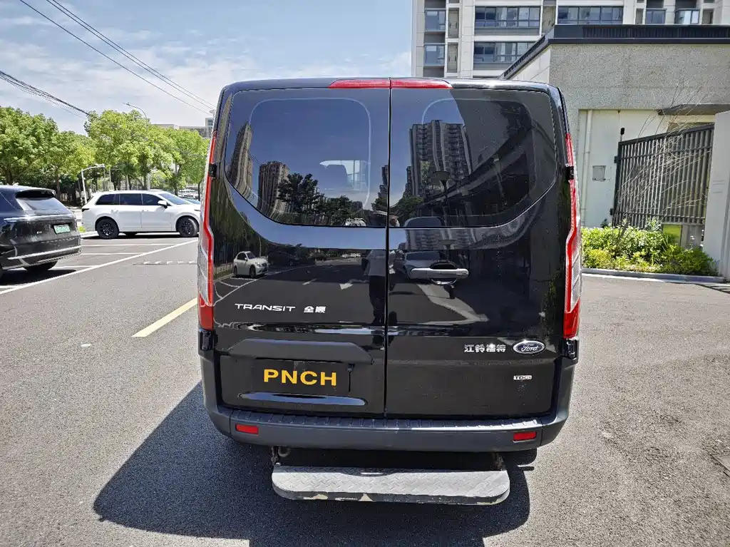 Ford Transit — миниатюра 16