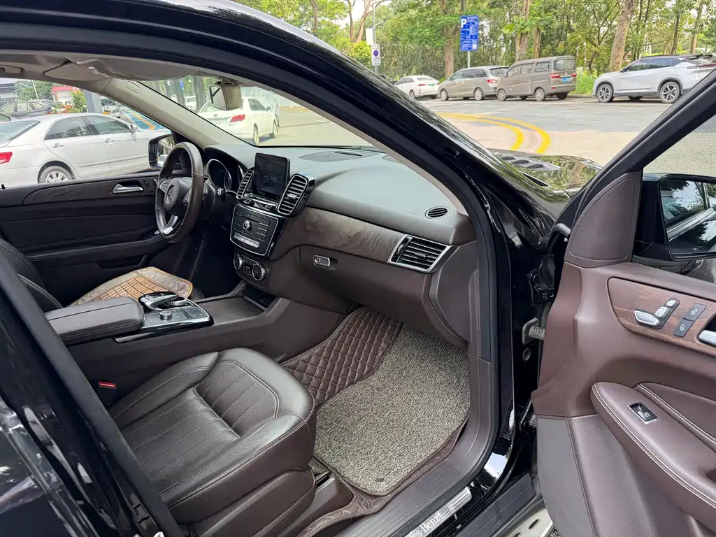 Mercedes-Benz GLE (Import) — миниатюра 13