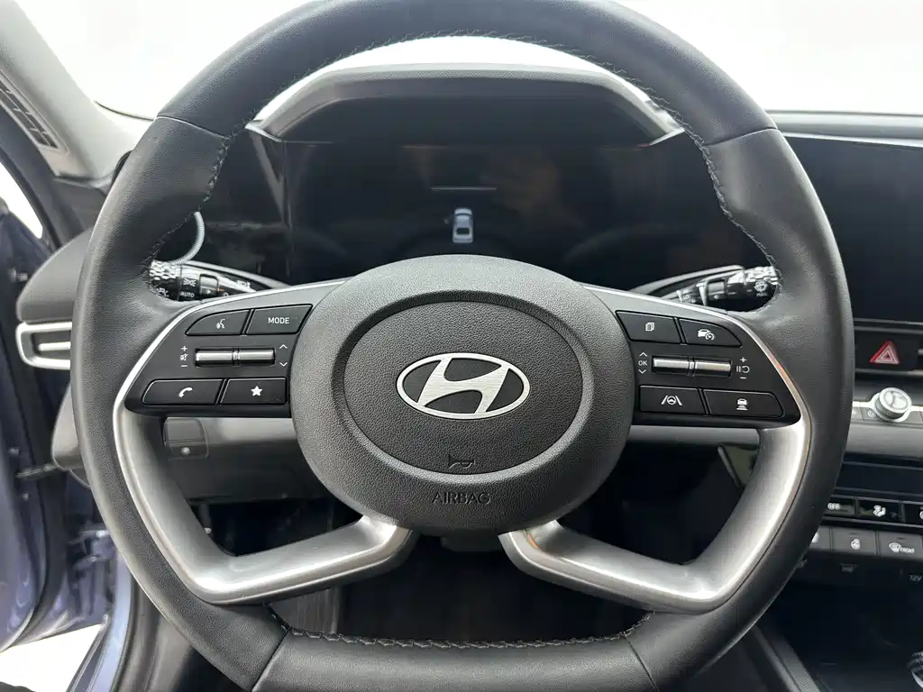 Hyundai Elantra — миниатюра 16