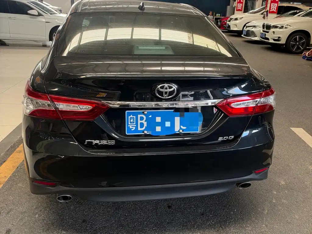 Toyota Camry — миниатюра 5