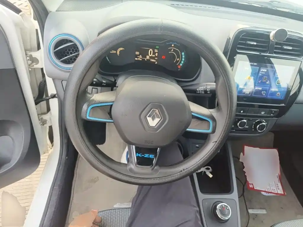 Renault City K-ZE — миниатюра 11