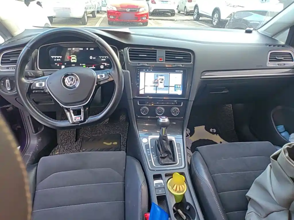 Volkswagen Golf — миниатюра 10