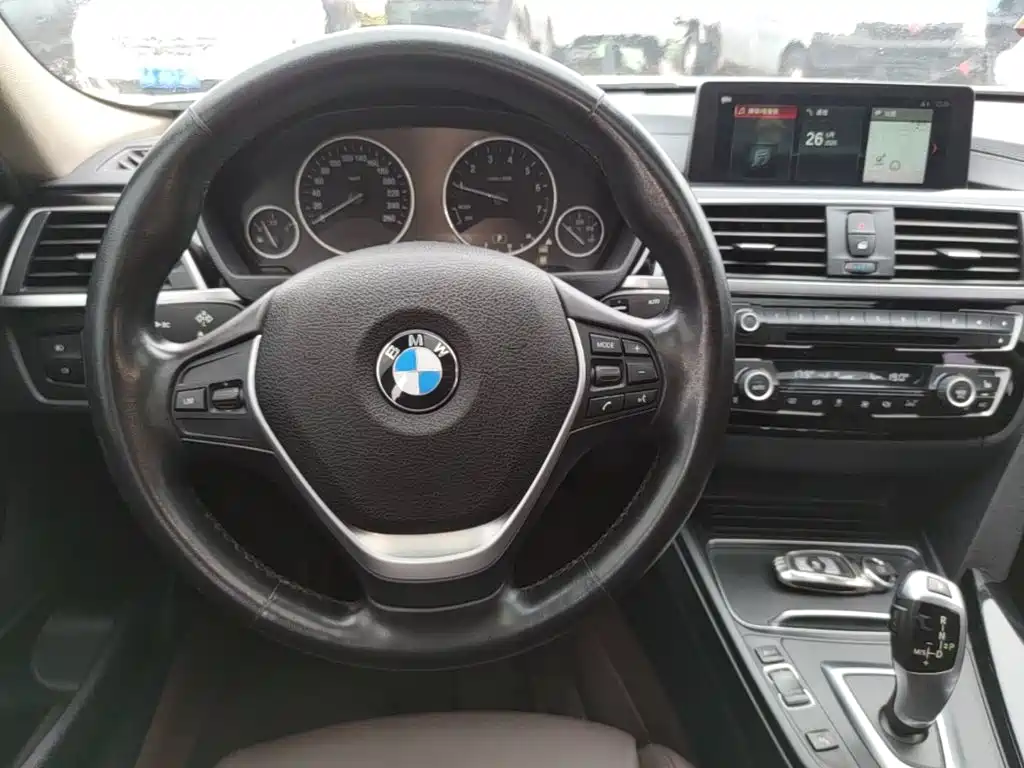 BMW 3 Series — миниатюра 11