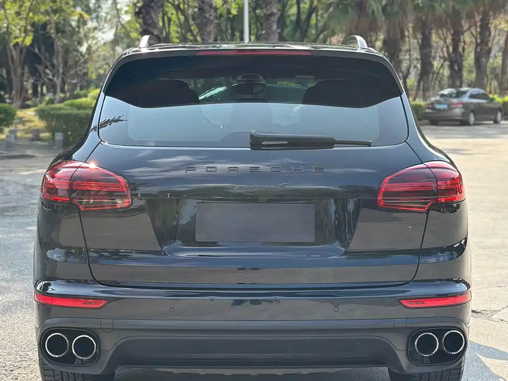 Porsche Cayenne — миниатюра 8