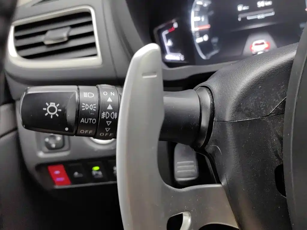Mitsubishi Pajero Sport (Import) — миниатюра 21
