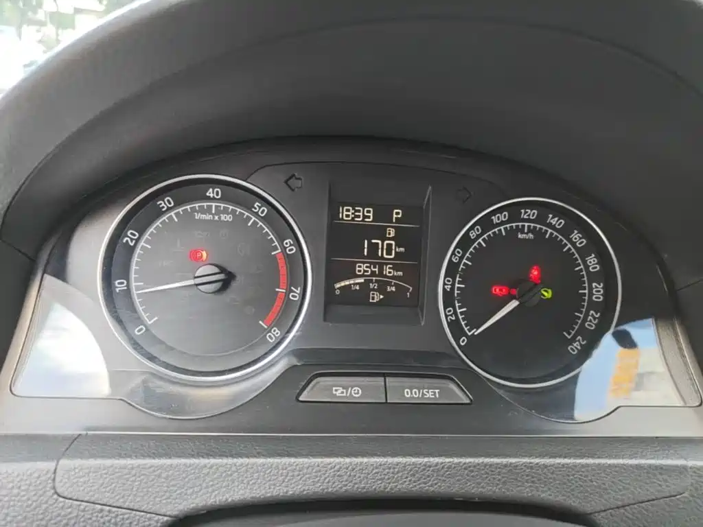 Skoda Rapid Spaceback — миниатюра 12