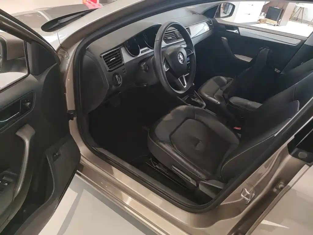 Skoda Rapid — миниатюра 21