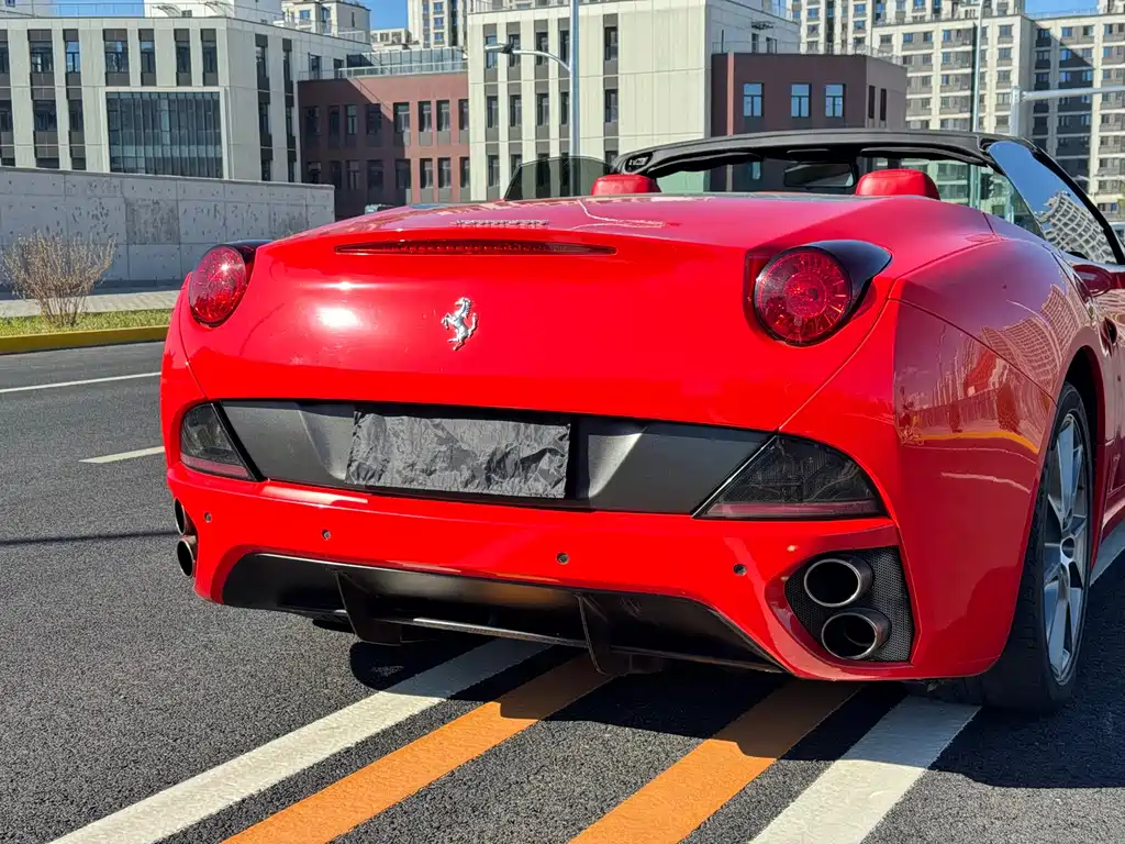 Ferrari California T 2012 4.3L