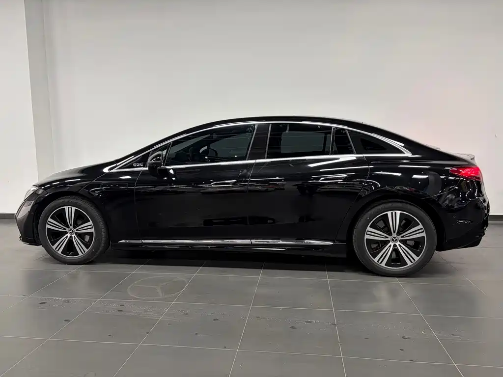 Mercedes-Benz EQE — миниатюра 12