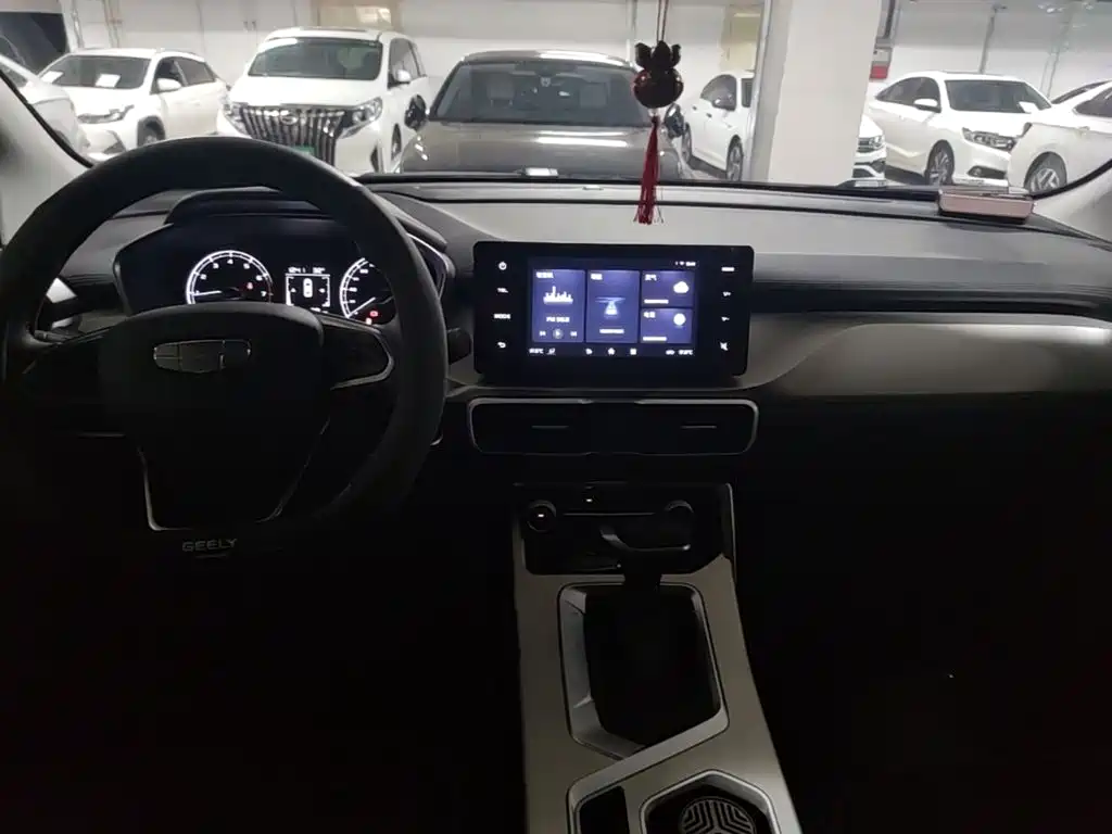 Geely Binyue — миниатюра 12