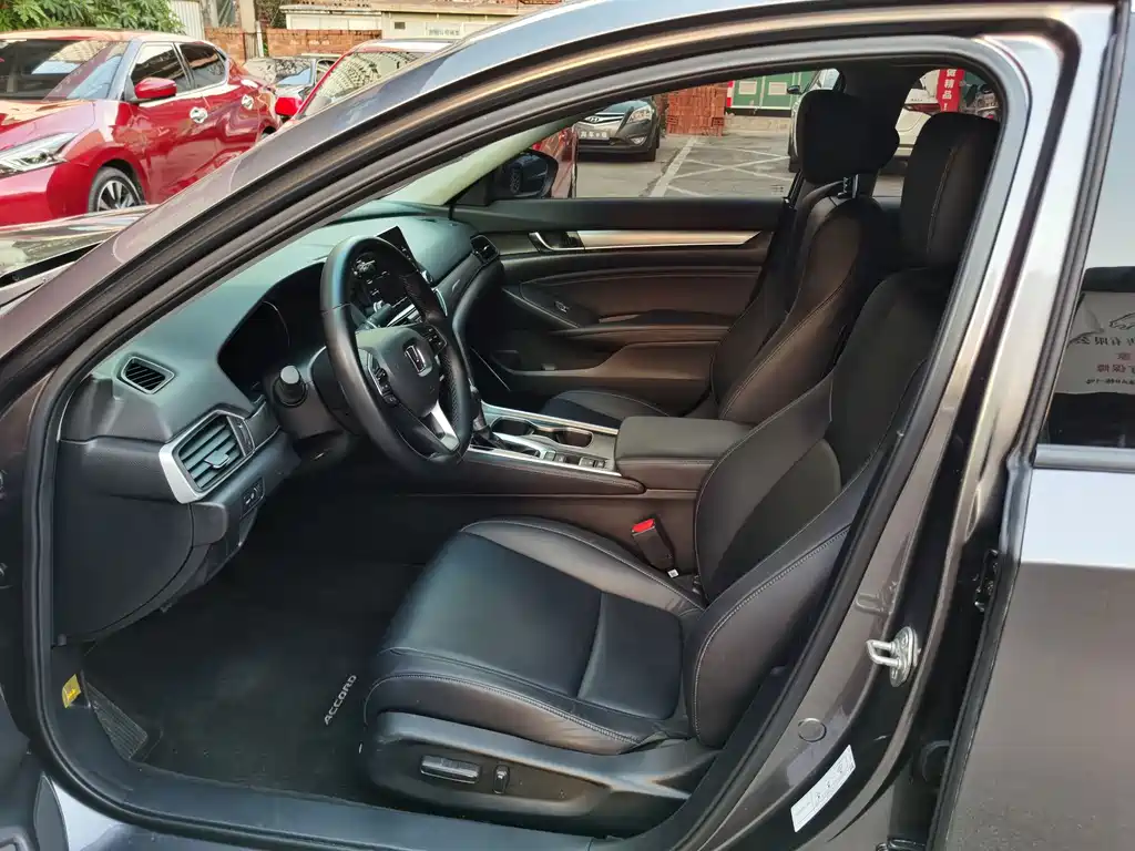 Honda Accord — миниатюра 9