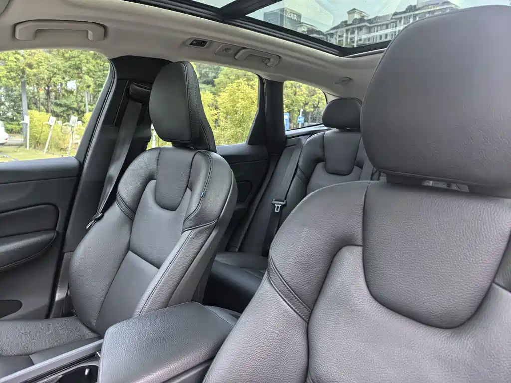 Volvo XC60 — миниатюра 9