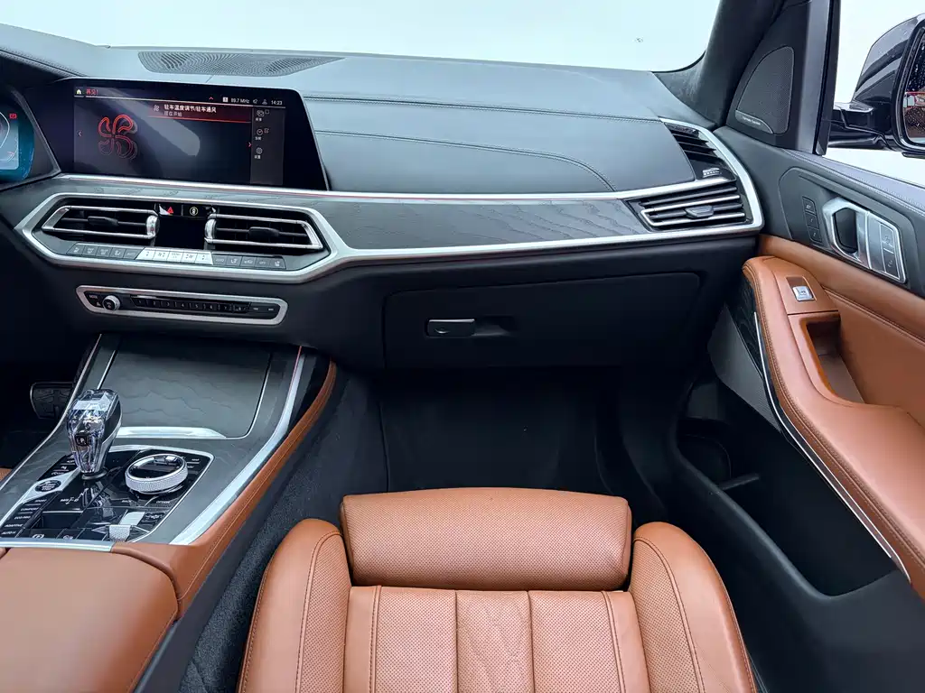 BMW X7 — миниатюра 17