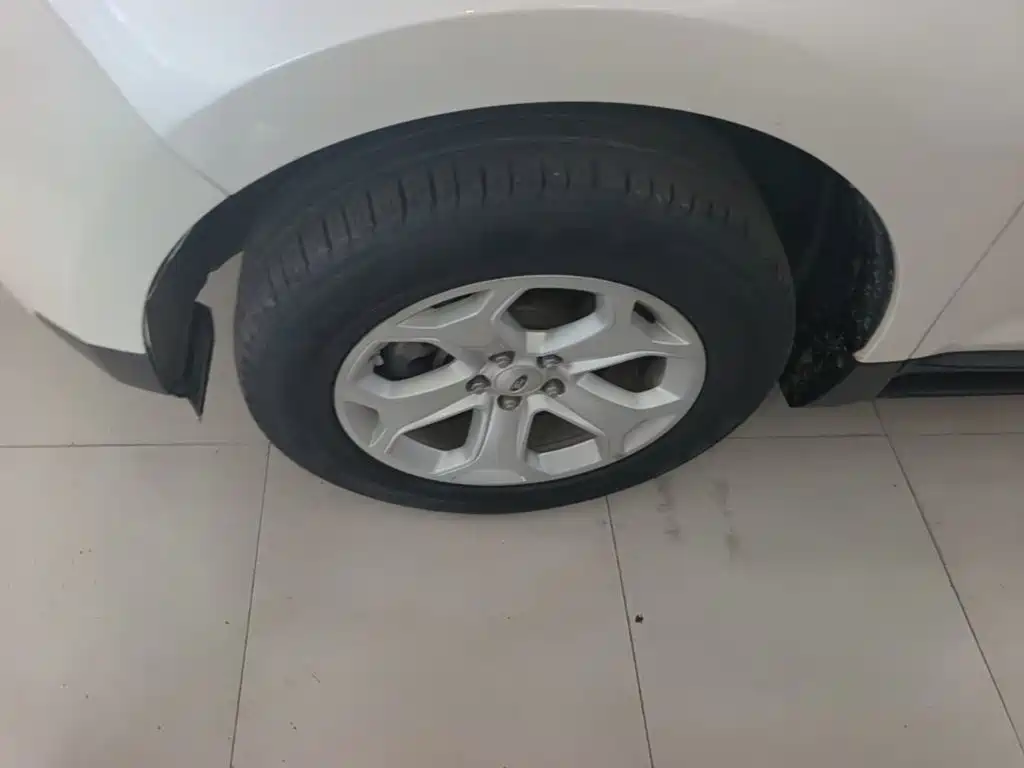 Ford Edge (Import) — миниатюра 23