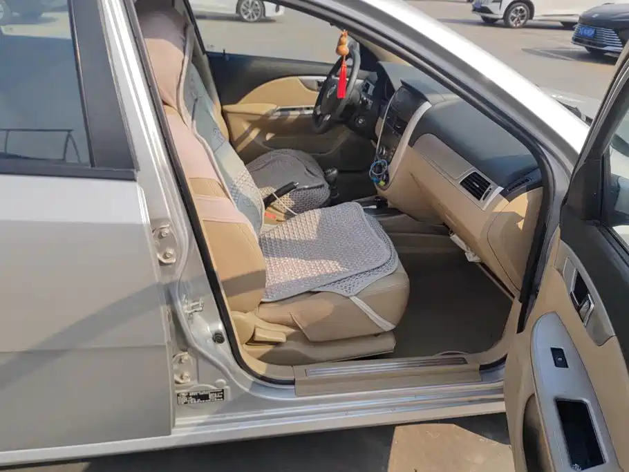 Buick Excelle — миниатюра 8
