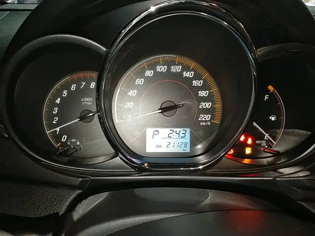 Toyota Yaris L — миниатюра 12