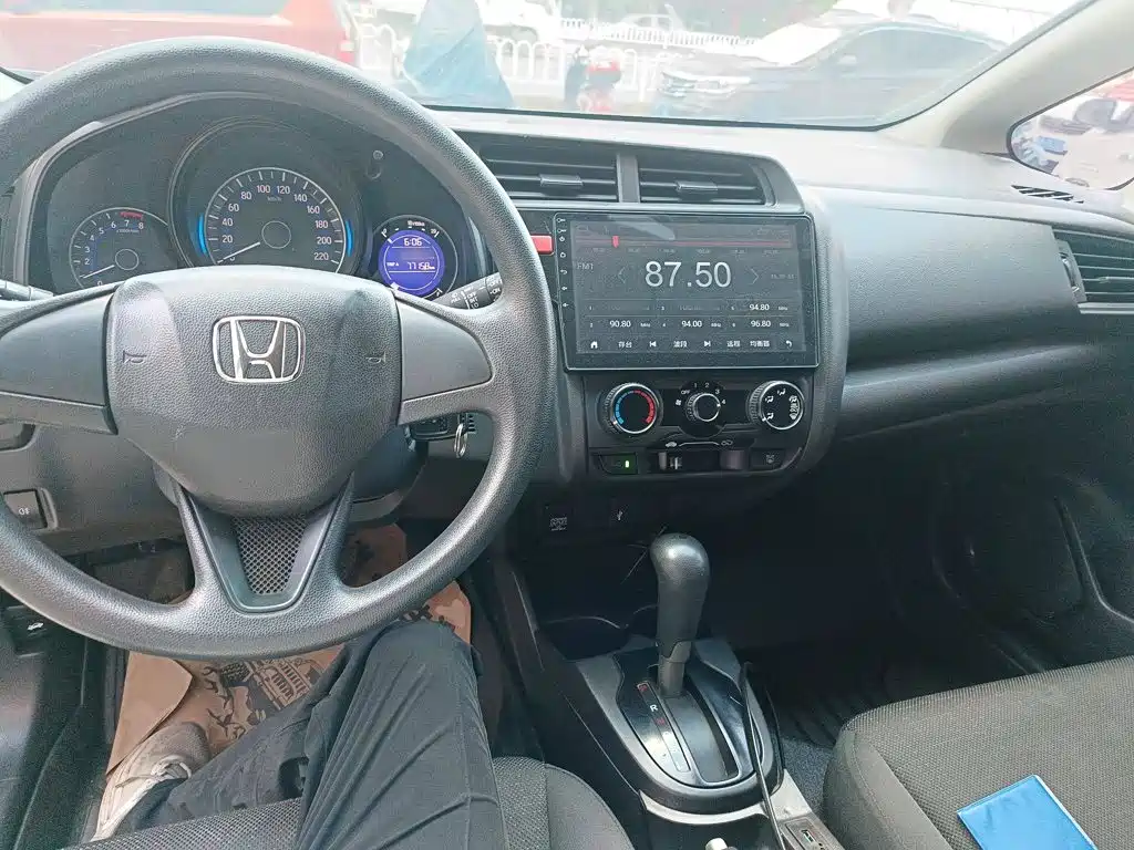Honda Fit — миниатюра 10