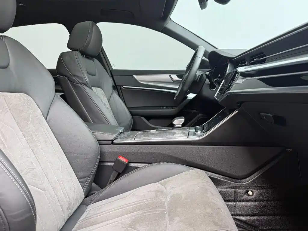 Audi A6L — миниатюра 12