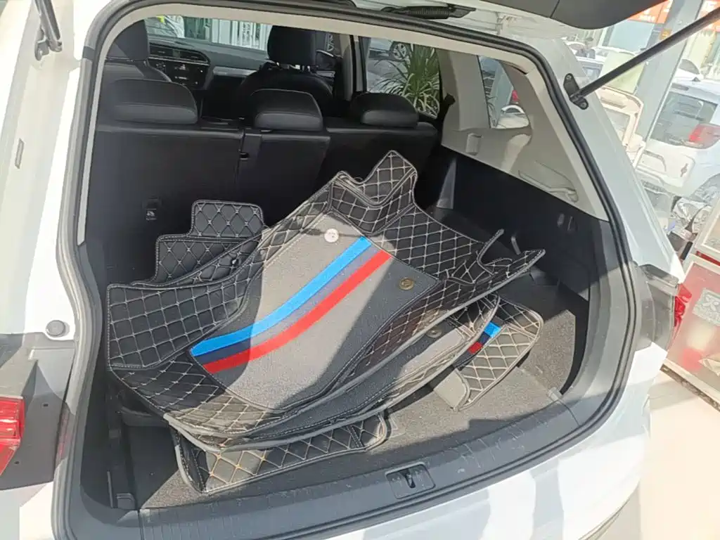 Volkswagen Tiguan L — миниатюра 19