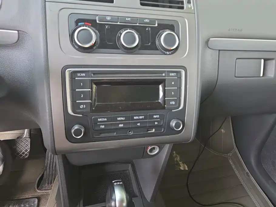 Volkswagen Touran — миниатюра 13