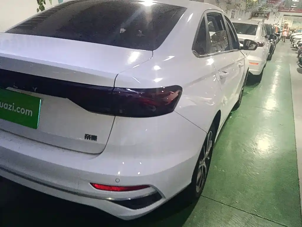 Geely Emgrand — миниатюра 8