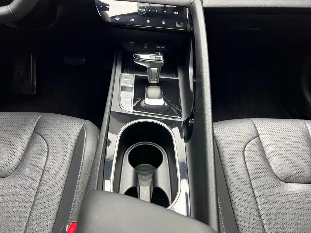 Hyundai Elantra — миниатюра 15