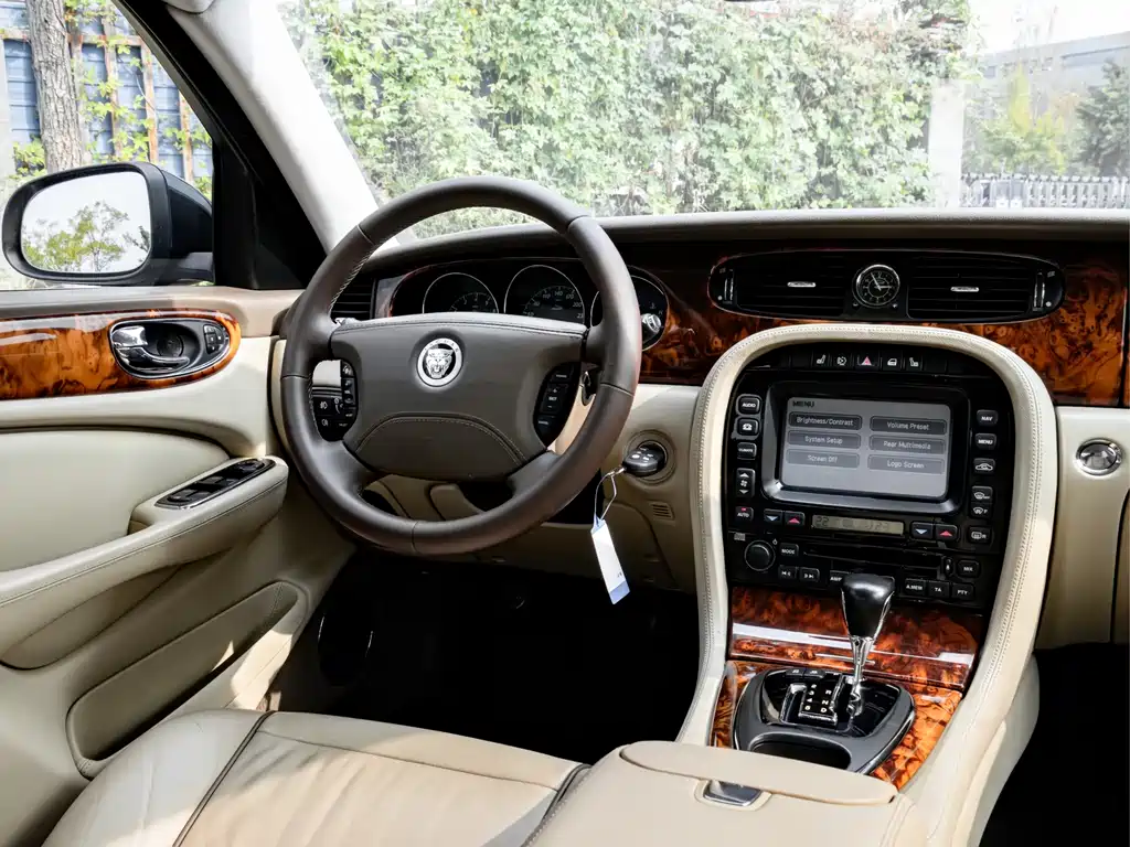 Jaguar XJ — миниатюра 20