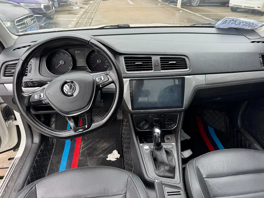 Volkswagen Lavida — миниатюра 5