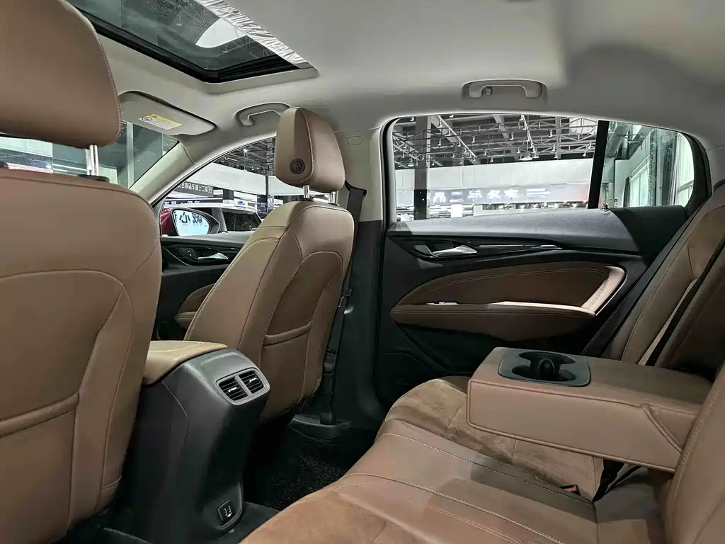 Buick Regal — миниатюра 15