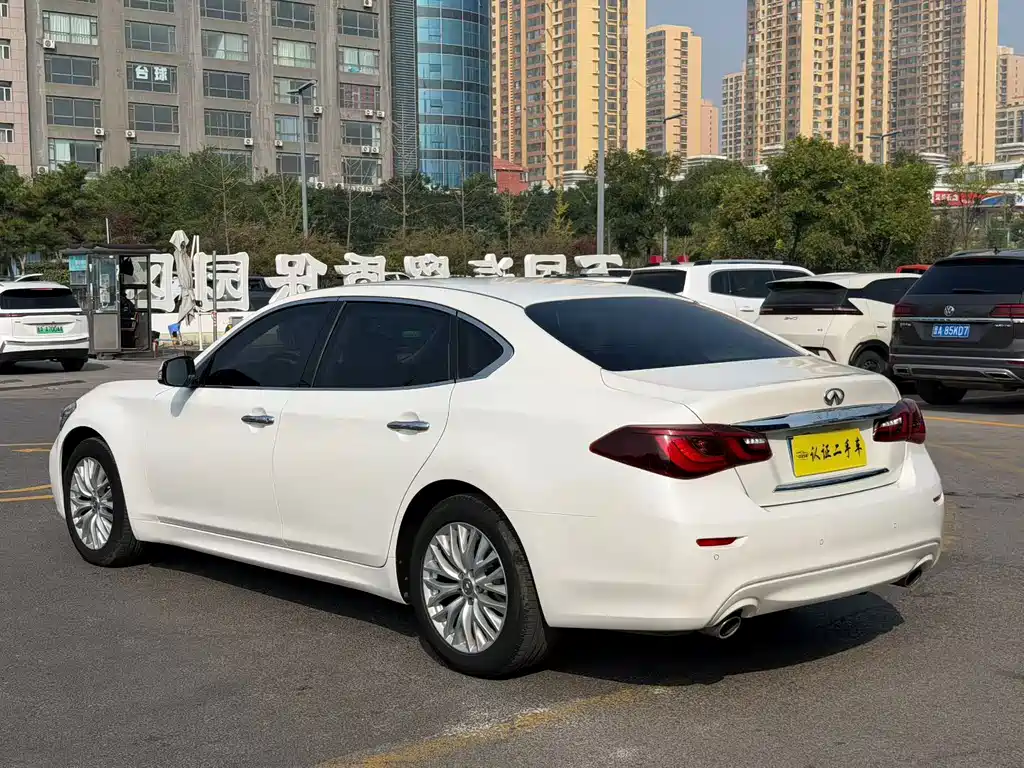 Infiniti Q70 — миниатюра 7