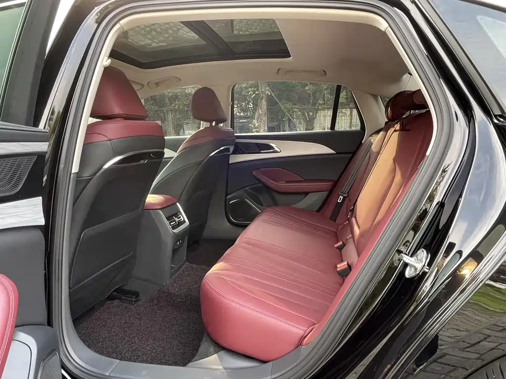 Hongqi Hongqi H5 — миниатюра 10