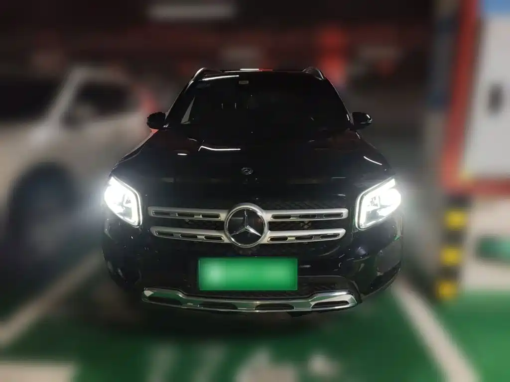 Mercedes-Benz GLB — миниатюра 23