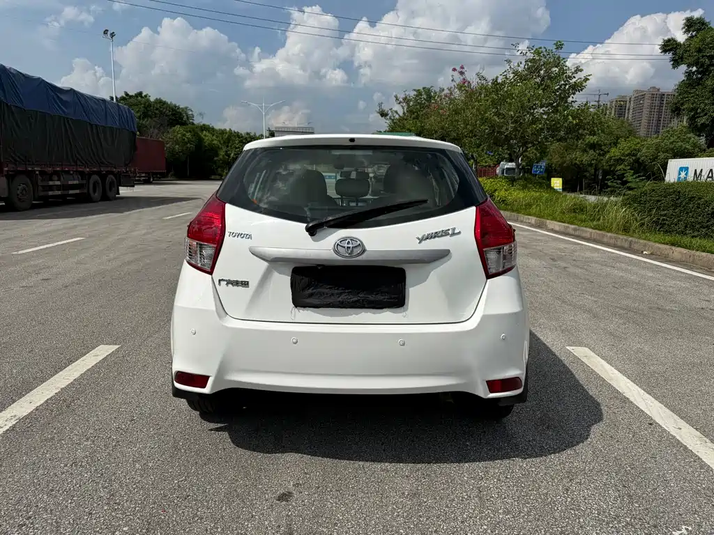 Toyota Yaris L — миниатюра 5