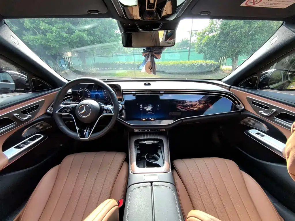 Mercedes-Benz E-Class — миниатюра 5