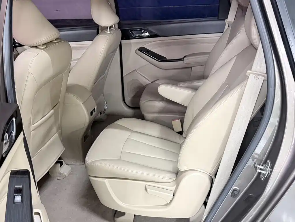Baojun 730 2014 1.5L MT Luxury ESP 7 мест