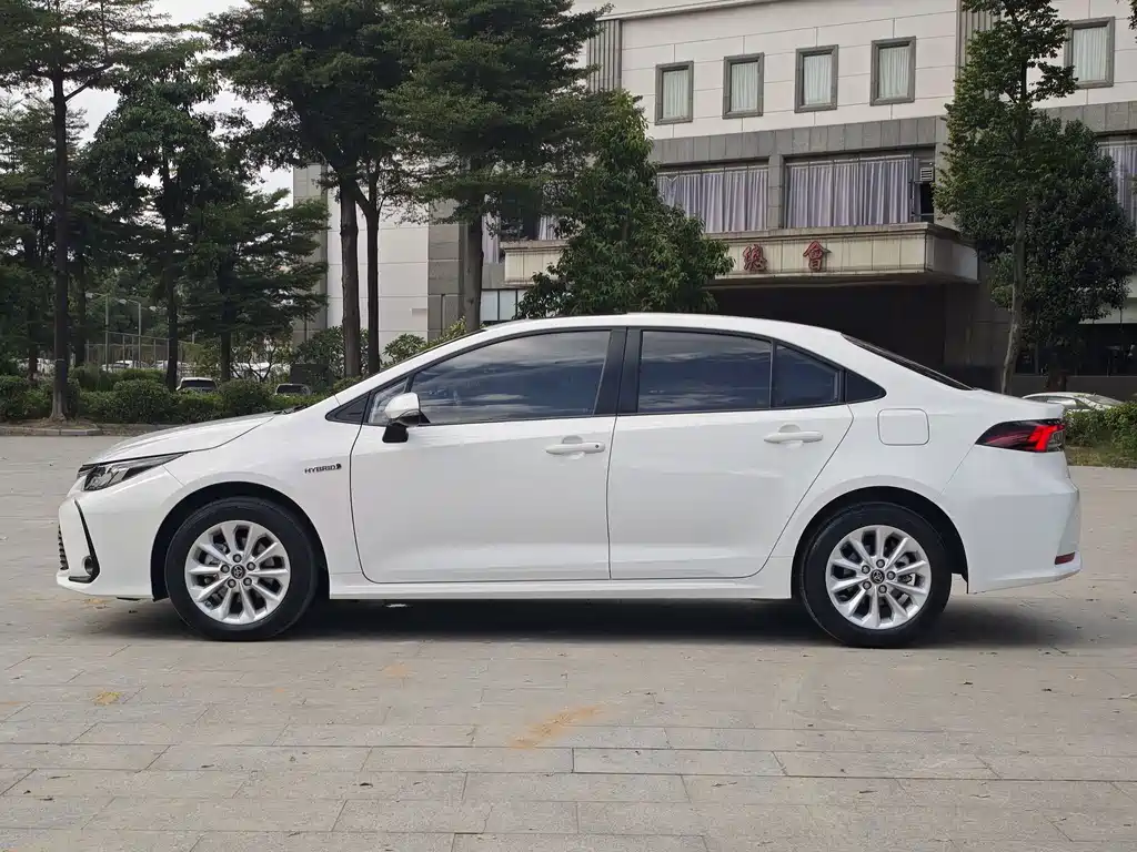 Toyota Corolla — миниатюра 4