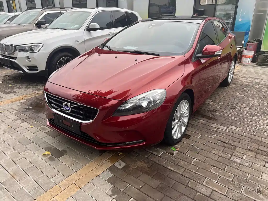 Volvo V40