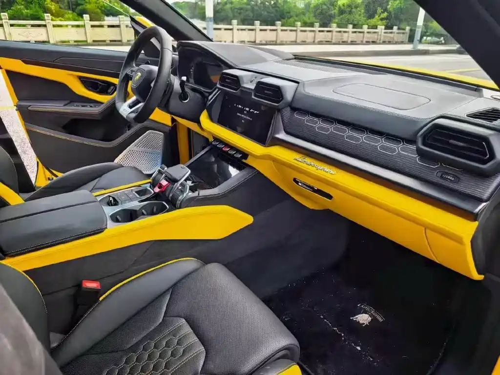 Lamborghini Urus SE — миниатюра 7