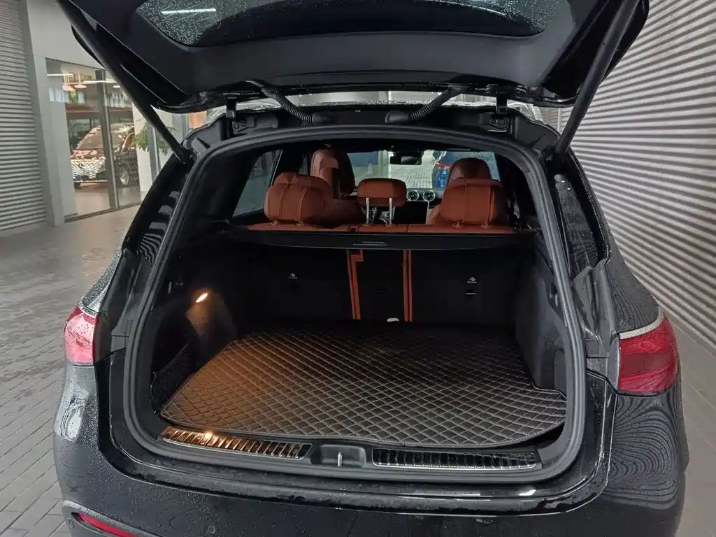 Mercedes-Benz GLC 2025 GLC 300 L 4MATIC 5 мест