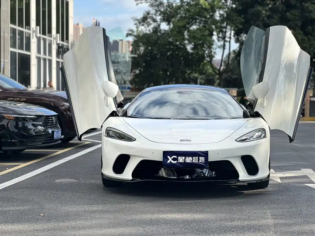 McLaren GT — миниатюра 6