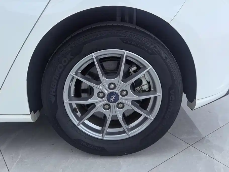 Ford Focus — миниатюра 6