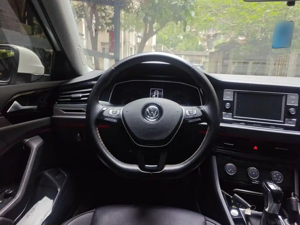 Volkswagen Sagitar — миниатюра 3
