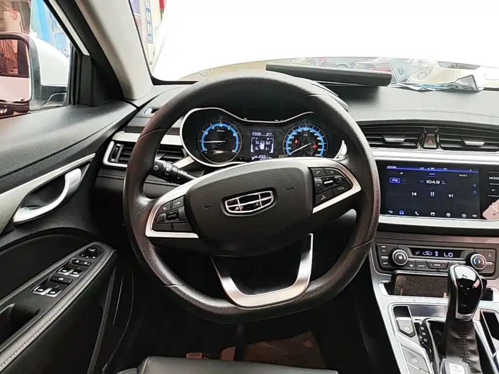 Geely Emgrand — миниатюра 11