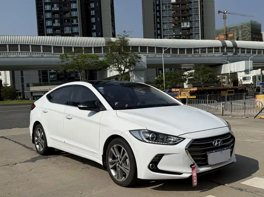 Hyundai Elantra — миниатюра 3