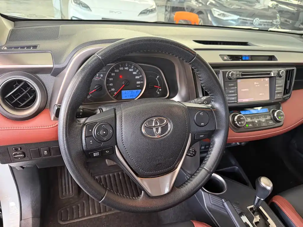 Toyota RAV4 — миниатюра 12
