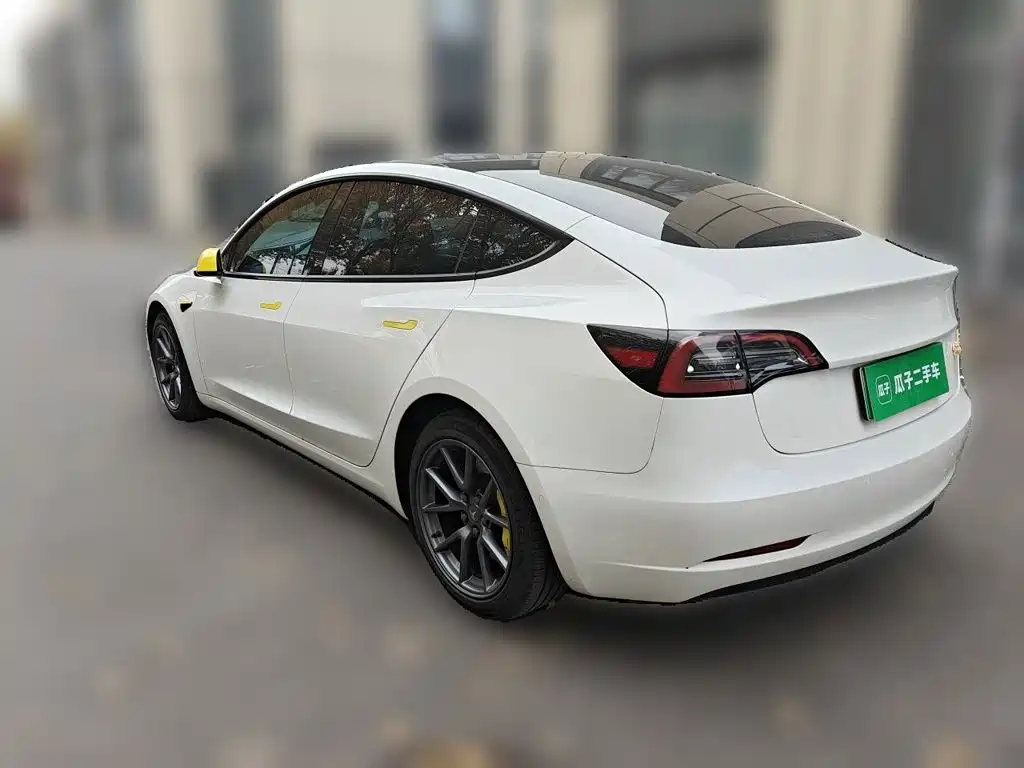 Tesla Model 3 — миниатюра 4