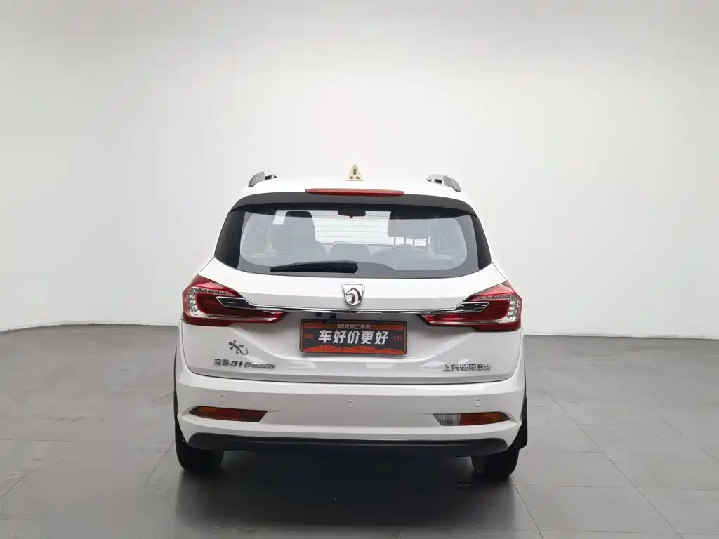 Baojun 310W — миниатюра 4