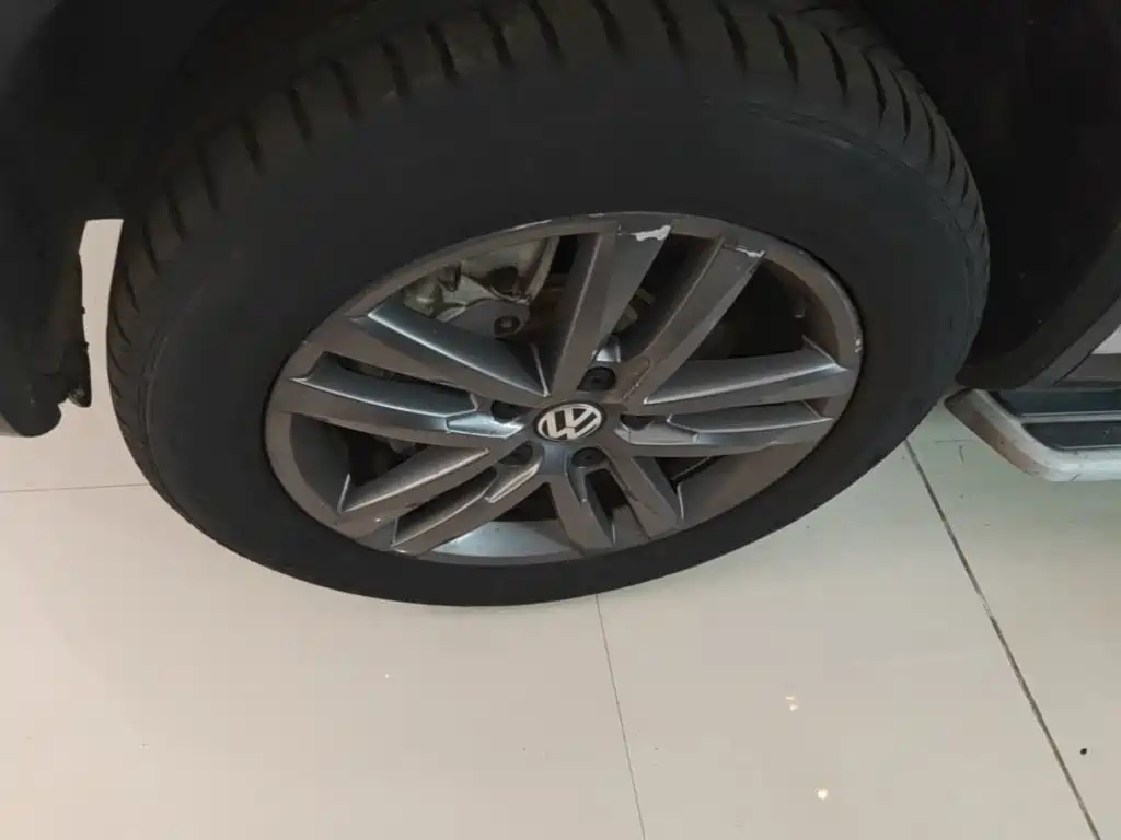 Volkswagen Touareg — миниатюра 23