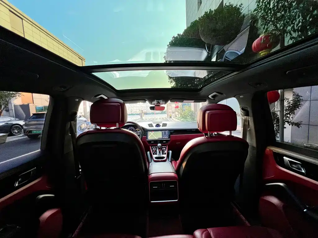 Porsche Cayenne — миниатюра 24